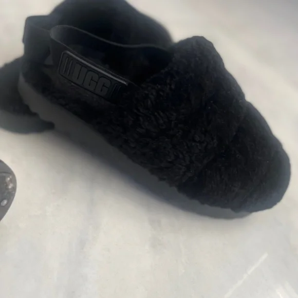 Womens Ugg slippers - Picture 5 of 12